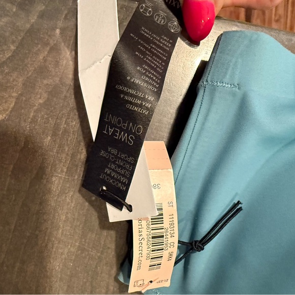 Victoria’s Secret knockout Maximum Support Front Close Sports Bra teal - Picture 5 of 7